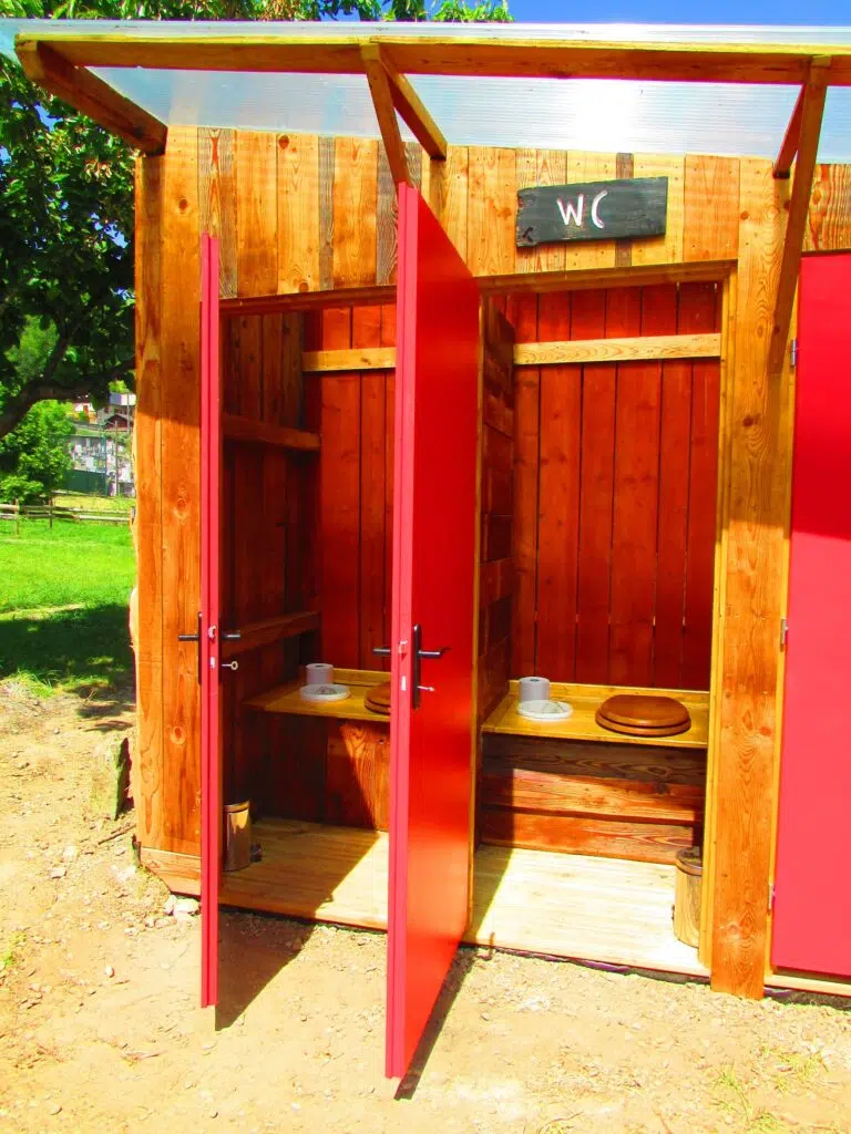 WC - toilettes seches - eco-camping - nature